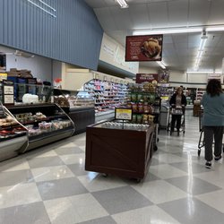 Ingle's Markets No 131 - Deli Section