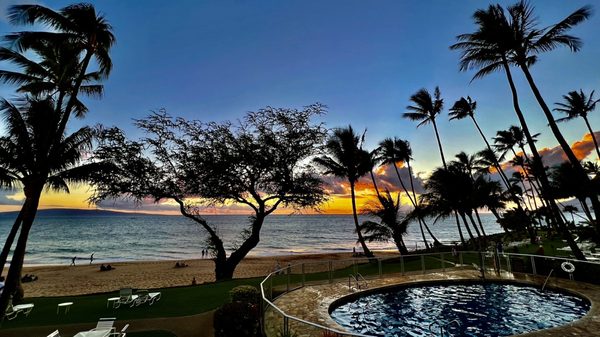 The Hale Pau Hana by null