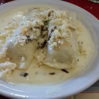 La Bella Napoli - Canelones a la crema de puerros - Diners Near Me - Rosario, S