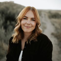 Mackenzi Robustelli - The Blend Salon