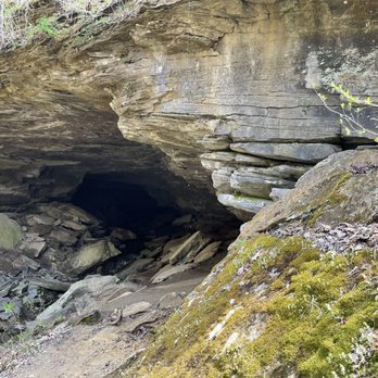 Bunkum Cave Loop Trail - Entering the cave - Tours Near Me - Byrdstown, Tennessee