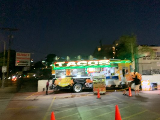 Leo's Tacos Truck by null
