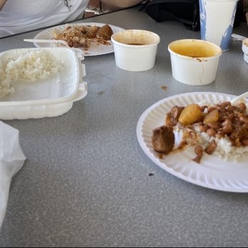 Niagara Cafe - Arroz blanco, carne guisada y habichuelas Beef Stew with Rice and beans - Puerto Rican Near Me - Buffalo, New York Niagara Cafe - Arroz blanco, carne guisada y habichuelas Beef Stew with Rice and beans - Puerto Rican Near Me - Buffalo, New York