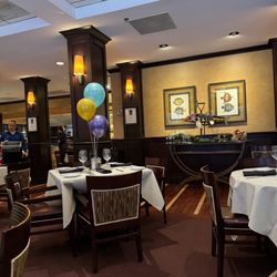 Parkers' Restaurant & Bar - View of dining room