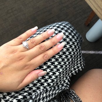 Four Seasons Nails Salon - 2 1/2 weeks later and still look amazing - Nail Salons Near Me - Millbrae, California