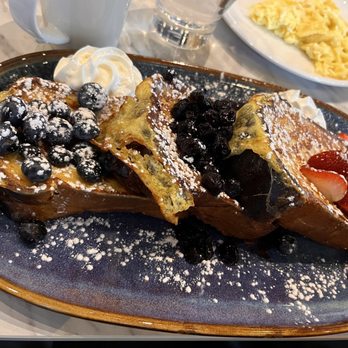 Evviva Breakfast & Lunch - Berry French Toast - Breakfast & Brunch Near Me - Toronto, Ontario Evviva Breakfast & Lunch - Berry French Toast - Breakfast & Brunch Near Me - Toronto, Ontario