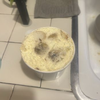 Magnolia Bakery - Brown Classic Banana Pudding Medium and when I took off the lid it smelled. I ordered this on Uber Eats , delivery was great - Bakeries Near Me - Los Angeles, California Magnolia Bakery - Brown Classic Banana Pudding Medium and when I took off the lid it smelled. I ordered this on Uber Eats , delivery was great - Bakeries Near Me - Los Angeles, California