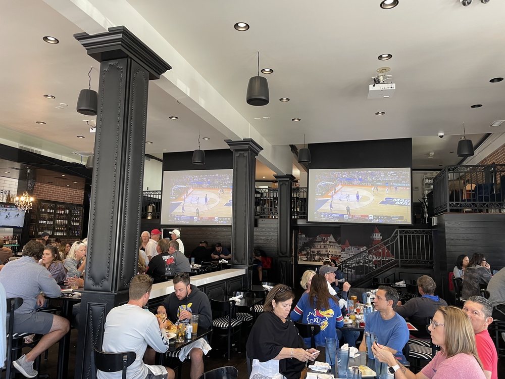 Nicky Rottens Bar & Burger Joint