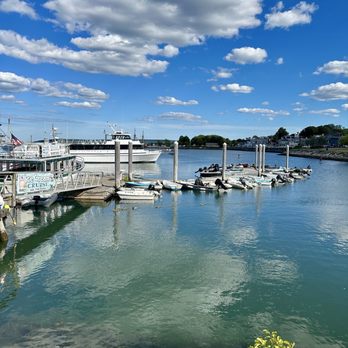 Wood's Seafood - View outside of restaurant - Seafood Near Me - Plymouth, Massachusetts