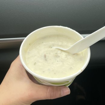 Splash Cafe - Clam chowder- very salty - American Near Me - Pismo Beach, California Splash Cafe - Clam chowder- very salty - American Near Me - Pismo Beach, California