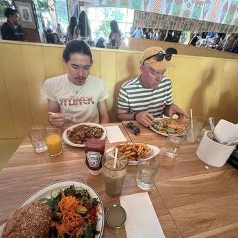 Beachwood Cafe Hollywood - Dining room, chicken pesto sandwich, chicken tacos, etc. - New American Near Me - Los Angeles, California Beachwood Cafe Hollywood - Dining room, chicken pesto sandwich, chicken tacos, etc. - New American Near Me - Los Angeles, California