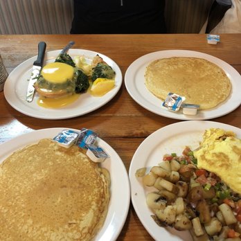 Ms. Carolyn's Restaurant - Pancakes as big as the plates - Breakfast & Brunch Near Me - Fernandina Beach, Florida