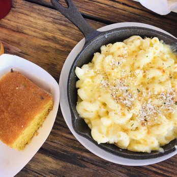Brooklyn Crab - Mac and cheese and jalapeño corn bread (yummy!!) - Seafood Near Me - Brooklyn, New York Brooklyn Crab - Mac and cheese and jalapeño corn bread (yummy!!) - Seafood Near Me - Brooklyn, New York