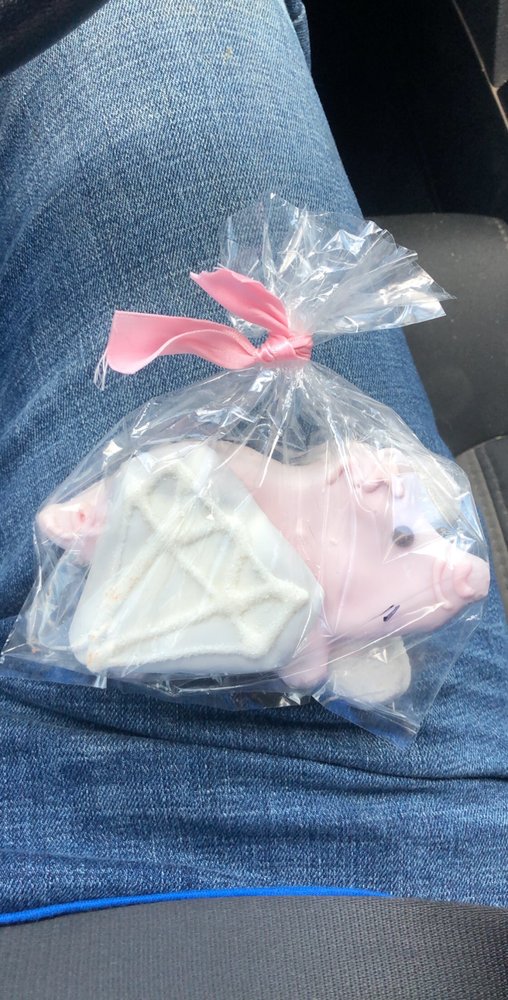 MAIN STREET PET PARLOR Updated June 2024 966 Aigner Dr, Boonville