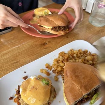 Otra Vez - Sandwich burger - Breakfast & Brunch Near Me - Camas, Washington