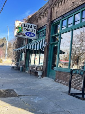 Photo of Lisa's Radial Cafe - Omaha, NE, US. Outside