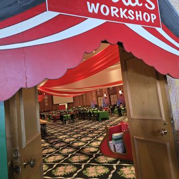 The Greenbrier - Christmas festivities - Resorts Near Me - White Sulphur Springs, West Virginia The Greenbrier - Christmas festivities - Resorts Near Me - White Sulphur Springs, West Virginia