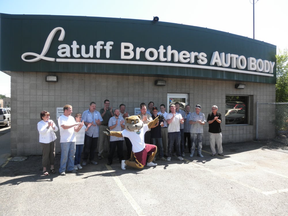 LATUFF BROTHERS AUTO BODY Updated October 2024 17 Photos & 26 Reviews 880 University Ave W