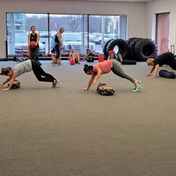 Unique+Fit - Sandbag pulls are always fun for the upper body..