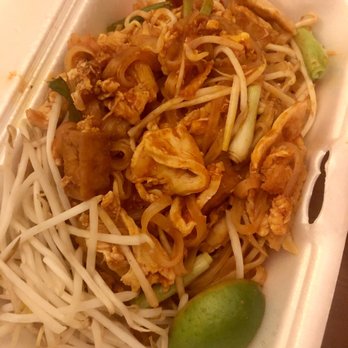 Champa Garden - Chicken pad thai - Thai Near Me - Redding, California