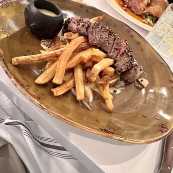 Aboyer - Bistro steak au poive - French Near Me - Winnetka, Illinois
