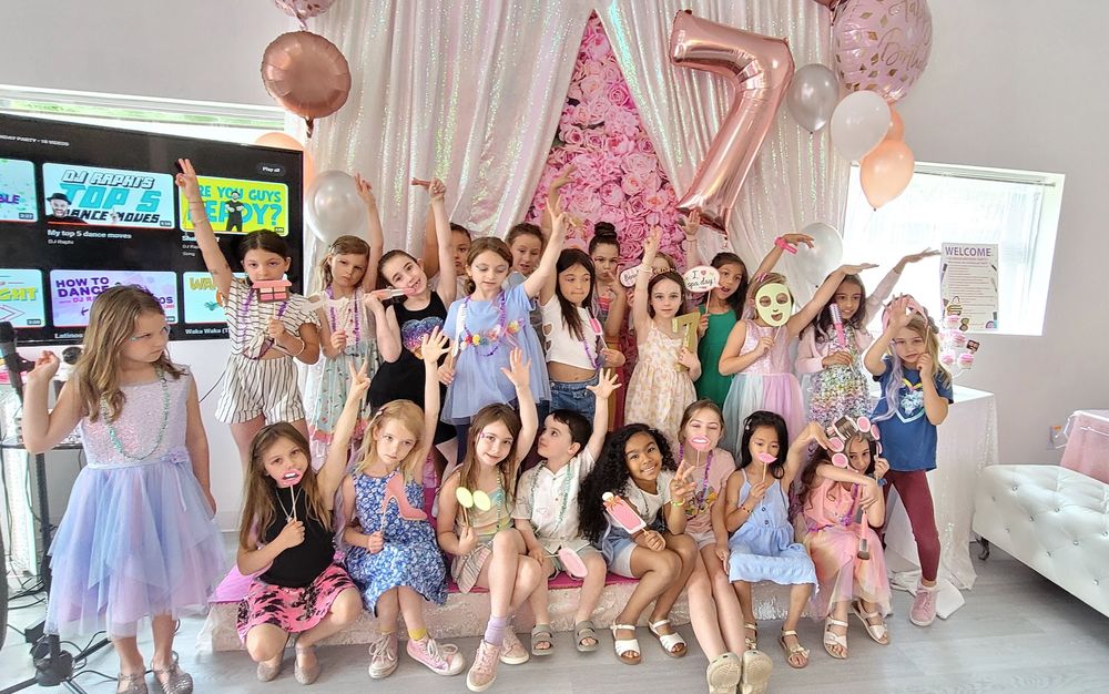 GLAMOUR N’ GLITZ Updated September 2024 47 Photos & 12 Reviews 47