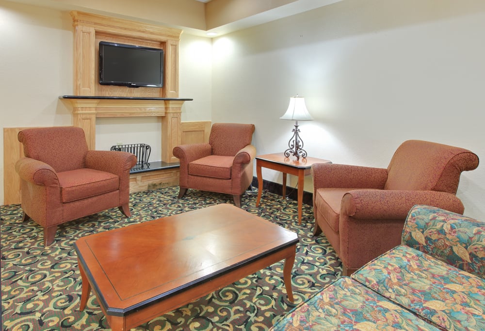 Holiday Inn Express & Suites El Dorado