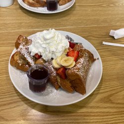 Sunny Street Cafe - Gluten Free French Toast with strawberries, bananas and whipped cream