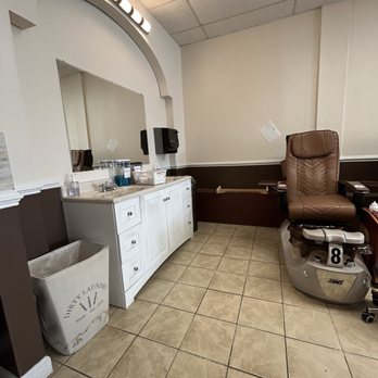 Vip Nails - Nail Salons Near Me - Greensboro, North Carolina