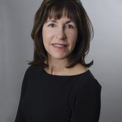 Dermatology Associates of Lombard - Shelley Halper, M.D.
Primary Interests: Complex Medical Dermatology; Dermatologic Surgery; Cosmetic Procedures