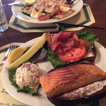 Six Pence Pub - Pubs Near Me - Savannah, Georgia