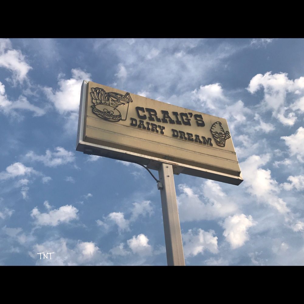 Craig's Dairy Dream - a sign for a restaurant - Burgers Near Me - Grand Rivers, Kentucky