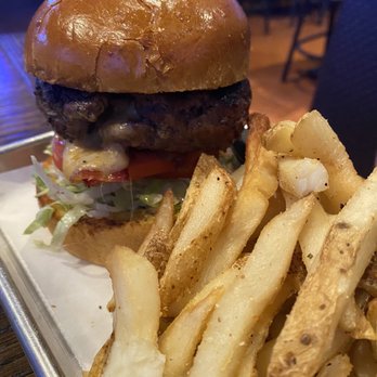 Cold Beers & Cheeseburgers - American Near Me - Glendale, Arizona Cold Beers & Cheeseburgers - American Near Me - Glendale, Arizona