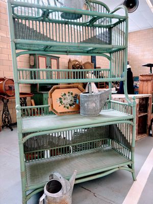 Retherford's Antiquities & Auction Services by null