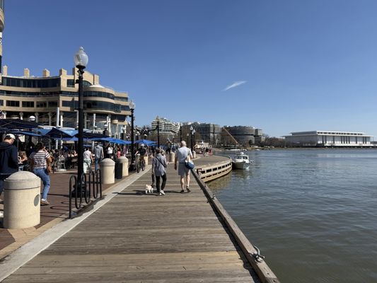 Georgetown Waterfront Park by null
