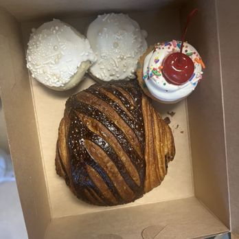 A Flour Shop - Chocolate croissant, ricotta cookies, and mini cupcake - Coffee & Tea Near Me - Phoenix, Arizona