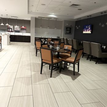 Blaze - Dining area - Cocktail Bars Near Me - Princeton, New Jersey
