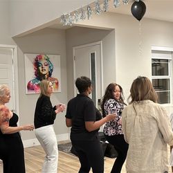 The Snatch Bar - Tamika keeping the lady's entertained by showing us a line dance