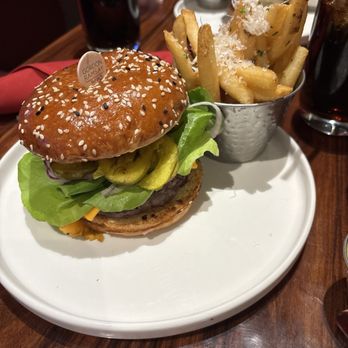 Gordon Ramsay Burger Las Vegas - Truffle fries, basic burger - Burgers Near Me - Las Vegas, Nevada