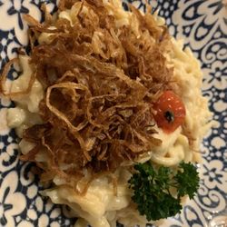 Gaststätte Erdinger Weißbräu - Cheese spaetzel with crispy onions on top