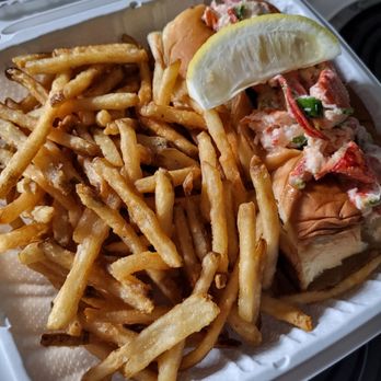 Feast - Lobster roll ... DELISH. - Hawaiian Near Me - Honolulu, Hawaii