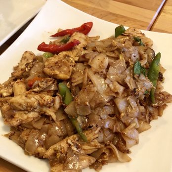 Mint Thai Kitchen - Pad Kee Mao with Chicken. Level 4 spicy is perfect! - Thai Near Me - Houston, Texas Mint Thai Kitchen - Pad Kee Mao with Chicken. Level 4 spicy is perfect! - Thai Near Me - Houston, Texas