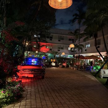 Moreno's Cuba - View after you walk through the street entrance! - Cocktail Bars Near Me - Miami Beach, Florida Moreno's Cuba - View after you walk through the street entrance! - Cocktail Bars Near Me - Miami Beach, Florida