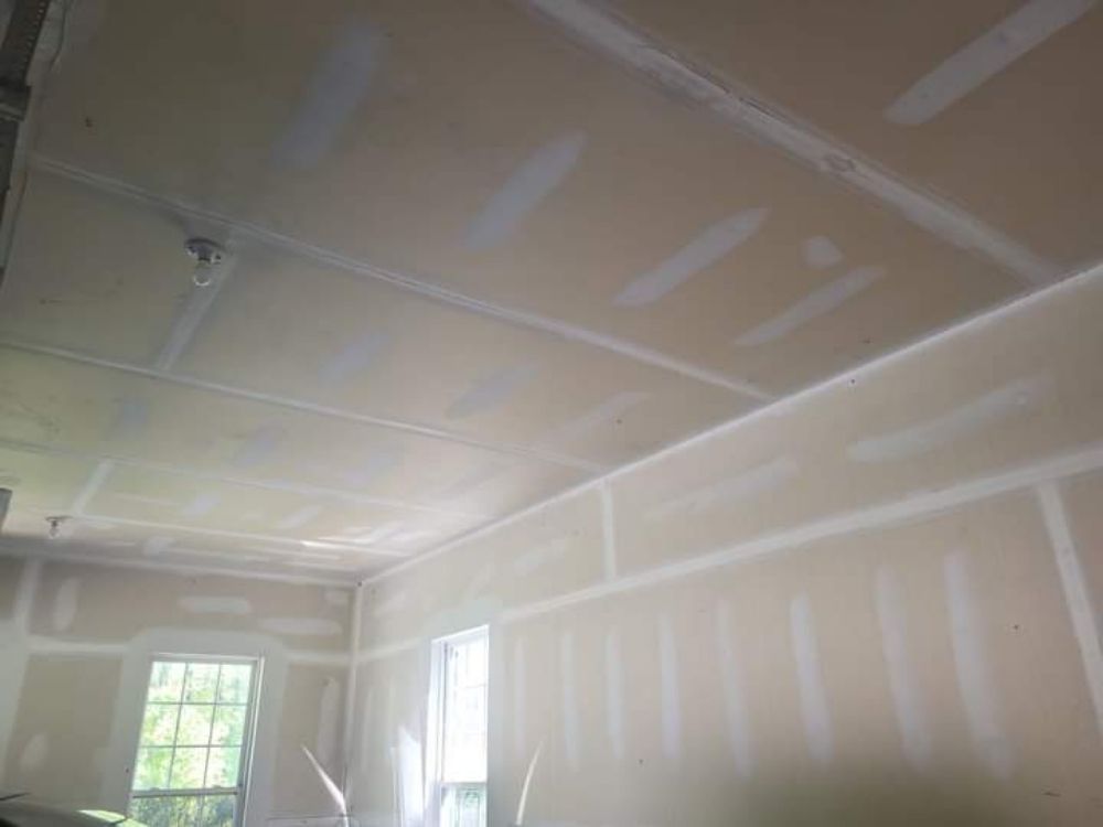 Slide of Universal Tech Service