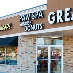 Sunrise Doughnuts - Sign out front, but go to the back for the entrance
