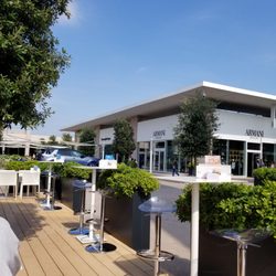 Torino Outlet Village - Cafe seating