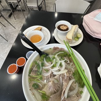 Ginger - Well Done Beef Noodle Soup - Vietnamese Near Me - Toronto, Ontario Ginger - Well Done Beef Noodle Soup - Vietnamese Near Me - Toronto, Ontario