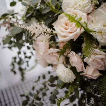 Luminous Blooms - Florists Near Me - Highland Park, Illinois