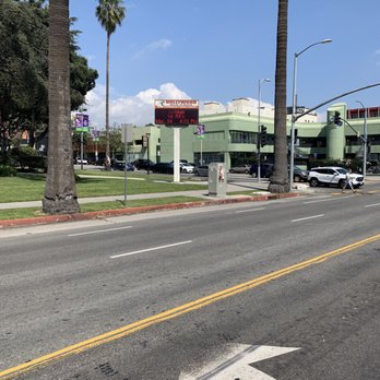TMZ Tours - Hollywood High School - Bus Tours Near Me - Hollywood, California