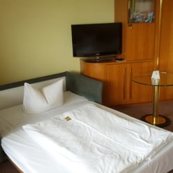 Ringhotel Parkhotel Witten - Gästebett im Zimmer